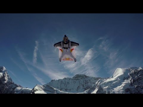 Wingsuit: les Soul Flyers rentrent dans un avion en plein vol